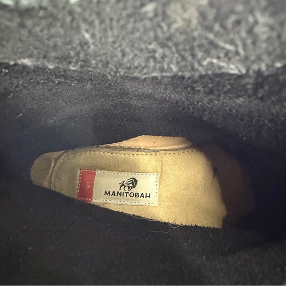 MANITOBAH Fringe Black Suede Women's Boots
moccasin dancer 9” sz 8 - Picture 6 of 7